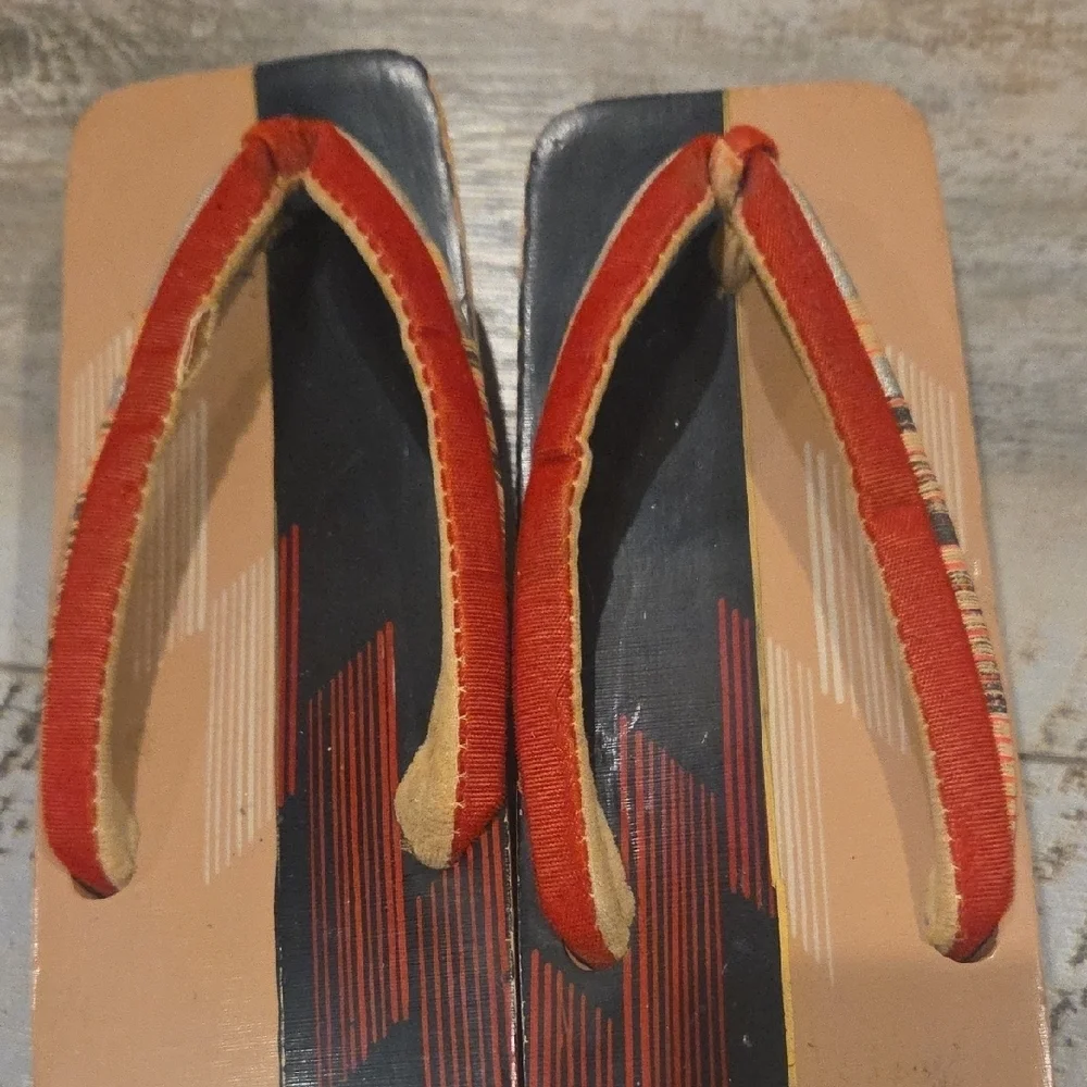 Vintage Geta Japanese Wooden Red and Black Women's Sandals